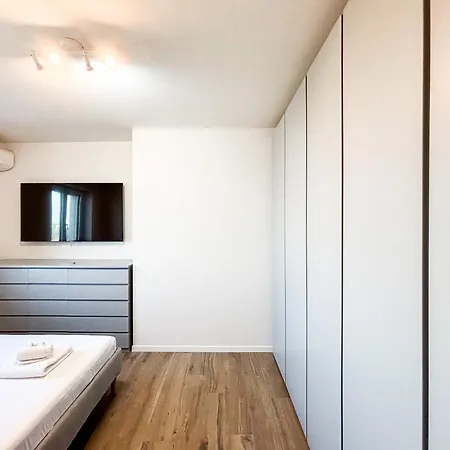 Terrazza Centroparco - 10 Minutes From Milan! Apartmán